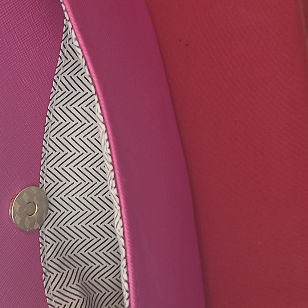 XOXO Pink Glossy Shoulder Bag with Gold Hardware - Picture 6 of 6